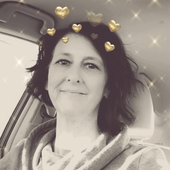 Meet your Posher, Jennifer - Picture 1 of 1